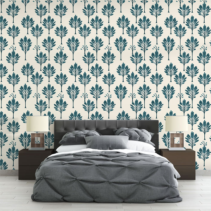 Une chambre moderne avec un papier peint floral bleu-vert sur fond crème, créant une ambiance apaisante et élégante.