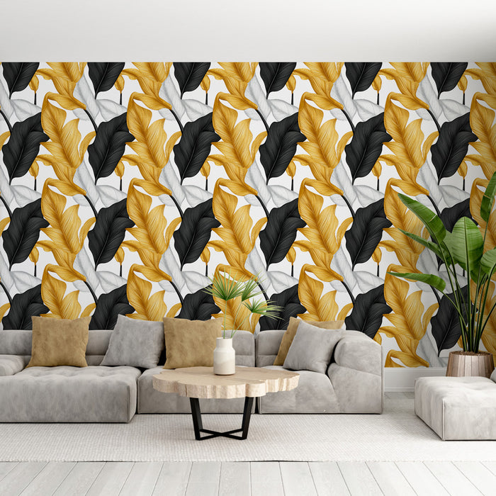 Un salon contemporain avec un papier peint floral aux grandes feuilles noires, dorées et blanches, créant une ambiance élégante et dynamique.
