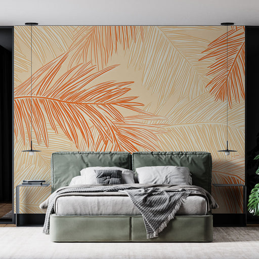 Papier peint feuillage tropical avec motif de palmiers aux couleurs chaudes sur fond beige pour chambre moderne.