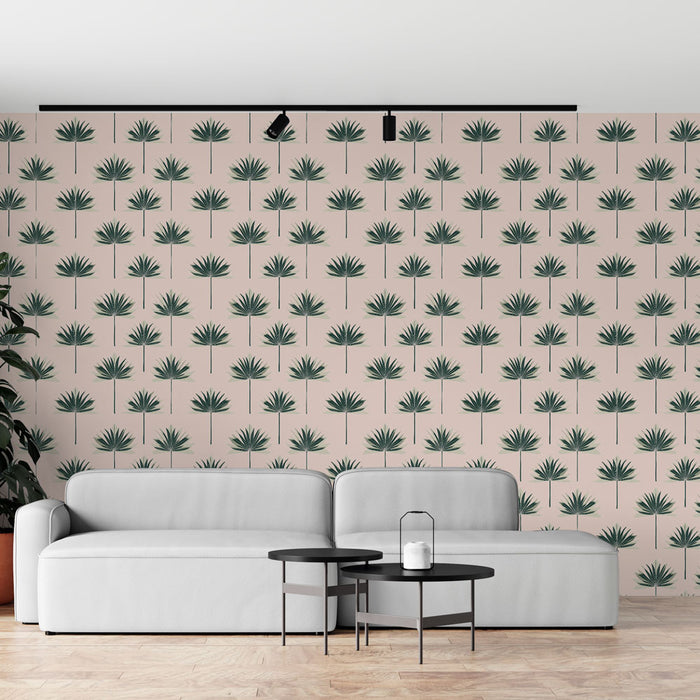 Un salon moderne avec un papier peint tropical rose clair orné de motifs de palmiers verts, créant une ambiance fraîche et accueillante.
