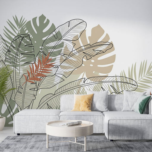 Un salon moderne avec un papier peint tropical représentant de grandes feuilles stylisées dans des teintes vertes et beiges, créant une ambiance fraîche et apaisante.