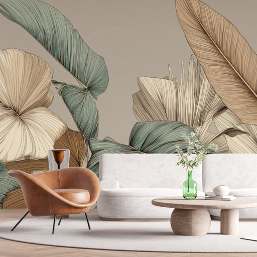 Un salon moderne avec un papier peint tropical aux grandes feuilles stylisées dans des tons doux de beige et vert, créant une ambiance chaleureuse et apaisante.