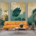 Un salon moderne avec un papier peint tropical aux grandes feuilles vertes sur fond dégradé doré, créant une ambiance chaleureuse et accueillante.