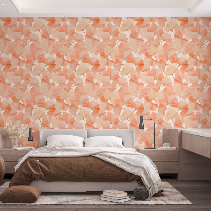 Une chambre apaisante avec un papier peint aux motifs floraux dans des tons de pêche et crème, créant une ambiance douce et chaleureuse.