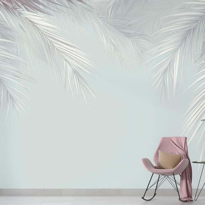 Une pièce moderne avec un papier peint aux motifs de palmiers délicats sur fond bleu pastel, créant une ambiance apaisante et tropicale.