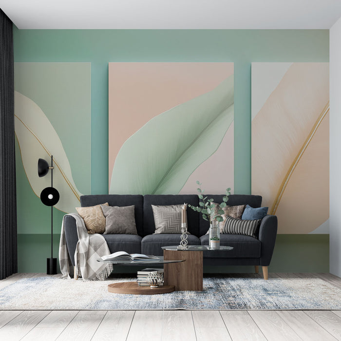 Un salon moderne avec un papier peint aux motifs de grandes feuilles stylisées dans des teintes douces de vert et de rose, créant une atmosphère apaisante et élégante.