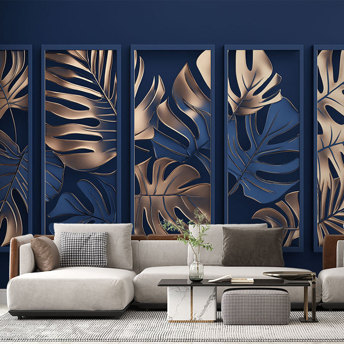 Un salon moderne avec un papier peint bleu nuit et doré représentant de grandes feuilles tropicales, créant une ambiance élégante et chaleureuse.
