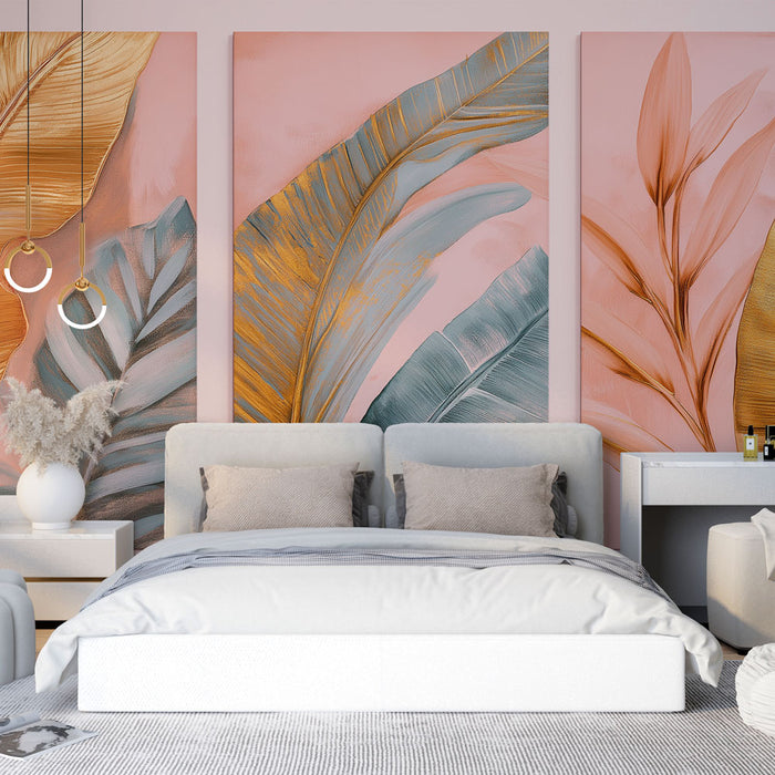 Une chambre moderne avec un papier peint aux grandes feuilles tropicales sur fond rose, mêlant des teintes dorées et vertes pour une ambiance chaleureuse et apaisante.