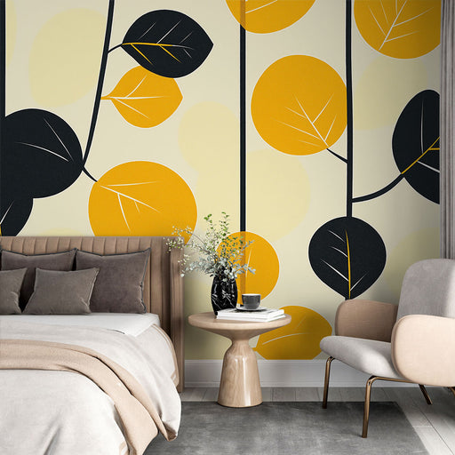 Papier peint moderne avec motif de feuilles noires et jaunes sur fond clair pour chambre contemporaine.