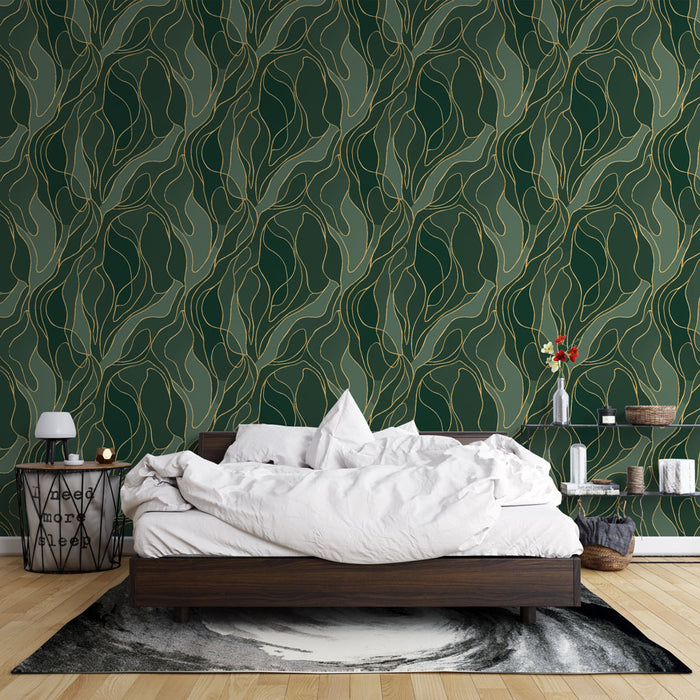 Une chambre moderne avec un papier peint vert foncé aux motifs fluides et dorés, créant une atmosphère élégante et apaisante.
