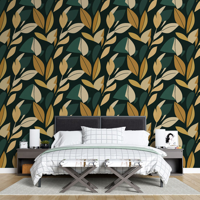 Une chambre moderne avec un papier peint aux motifs de feuilles stylisées dans des teintes vert foncé, doré et beige, créant une atmosphère chaleureuse et naturelle.