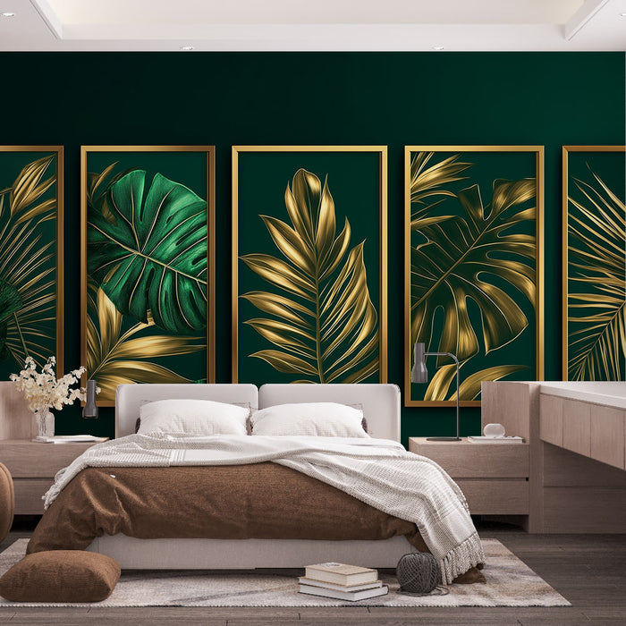 Papier peint feuilles tropicales | Élégantes feuilles dorées et vertes sur fond vert profond
