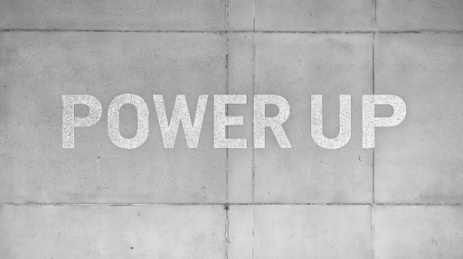 Papier peint fitness « POWER UP » en grand format sur fond béton