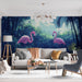 Un salon lumineux avec un papier peint tropical représentant des flamants roses sur fond de végétation dense, créant une ambiance exotique et apaisante.
