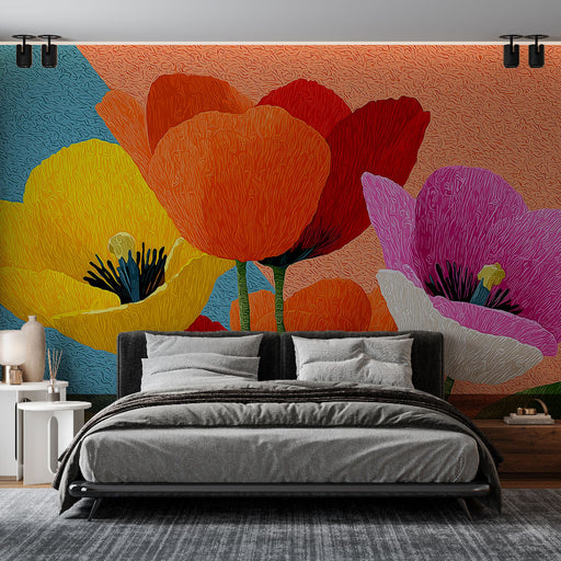 Une chambre moderne avec un papier peint floral vibrant aux grandes fleurs colorées, évoquant une atmosphère joyeuse et artistique.