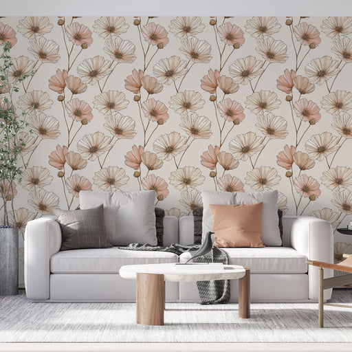 Un salon élégant avec un papier peint floral aux teintes douces de rose et beige, créant une atmosphère chaleureuse et apaisante.