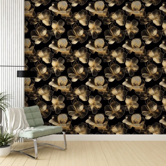 Un salon élégant avec un papier peint floral noir et doré, présentant de grandes fleurs délicates qui créent une ambiance sophistiquée et chaleureuse.