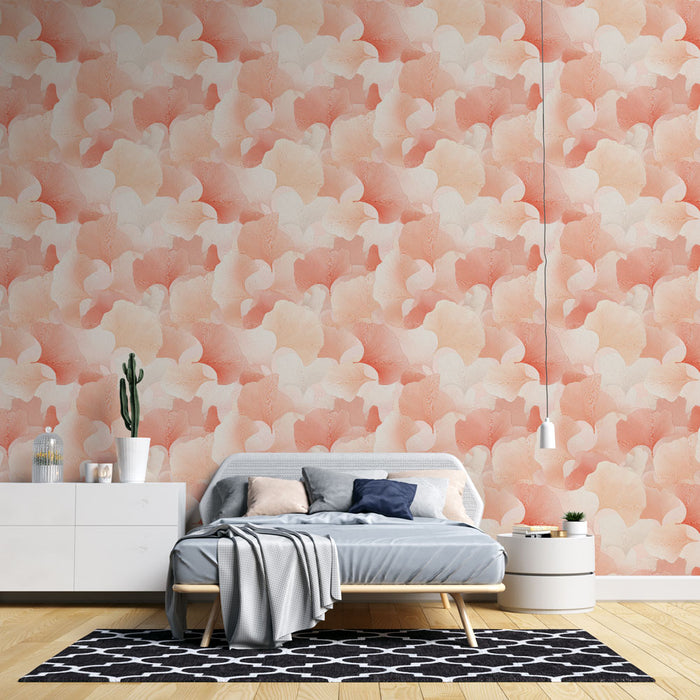 Une chambre moderne avec un papier peint aux motifs floraux délicats dans des teintes de rose et de pêche, créant une atmosphère douce et apaisante.