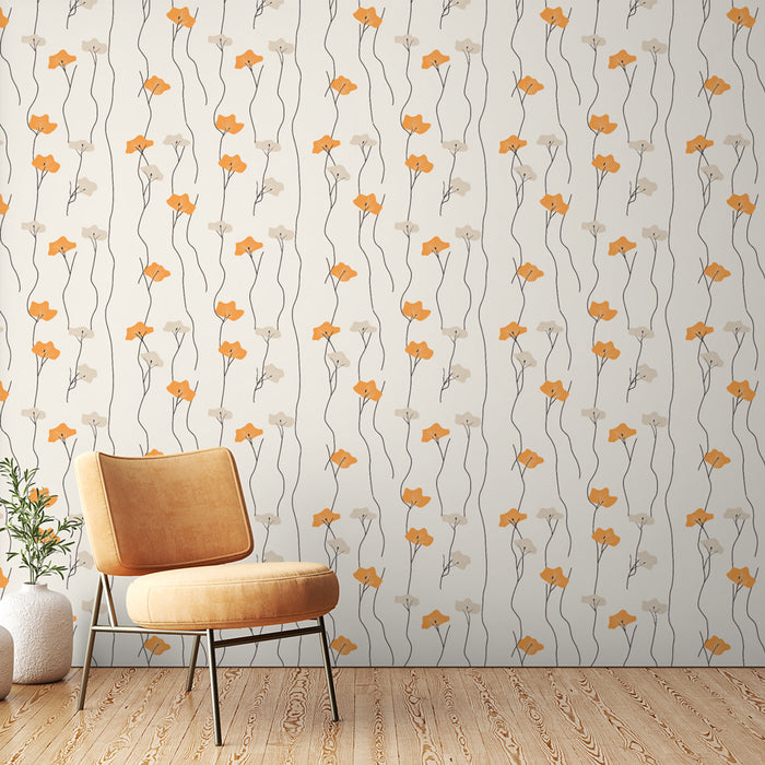 Une pièce lumineuse avec un papier peint floral aux motifs de fleurs orange et beige sur fond clair, créant une ambiance joyeuse et accueillante.