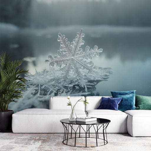 Un salon moderne avec un papier peint représentant un flocon de neige délicat sur un fond glacé, créant une ambiance fraîche et apaisante.