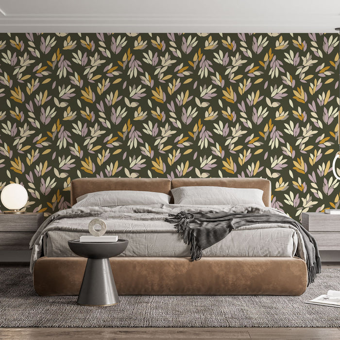 Une chambre moderne avec un papier peint floral aux teintes de vert, violet et jaune, créant une ambiance chaleureuse et accueillante.