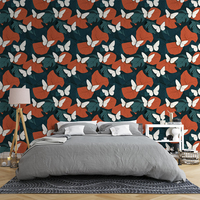Une chambre moderne avec un papier peint floral aux motifs de feuilles orange et blanches, accompagné de papillons sur fond bleu foncé, créant une atmosphère vivante et chaleureuse.