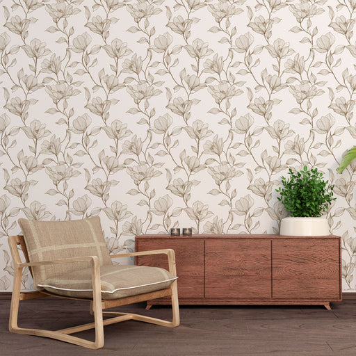 Une pièce lumineuse avec un papier peint floral beige et marron représentant des motifs de fleurs élégants, créant une atmosphère douce et apaisante.