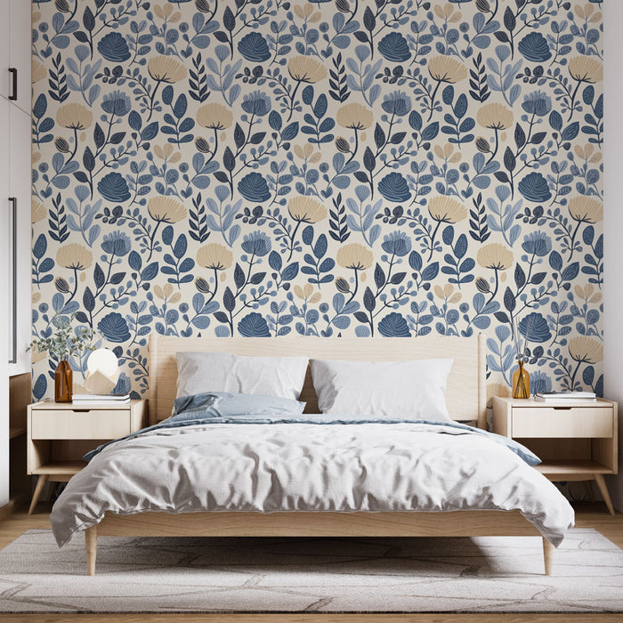 Une chambre moderne avec un papier peint floral aux teintes bleu marine et beige, créant une ambiance douce et apaisante.