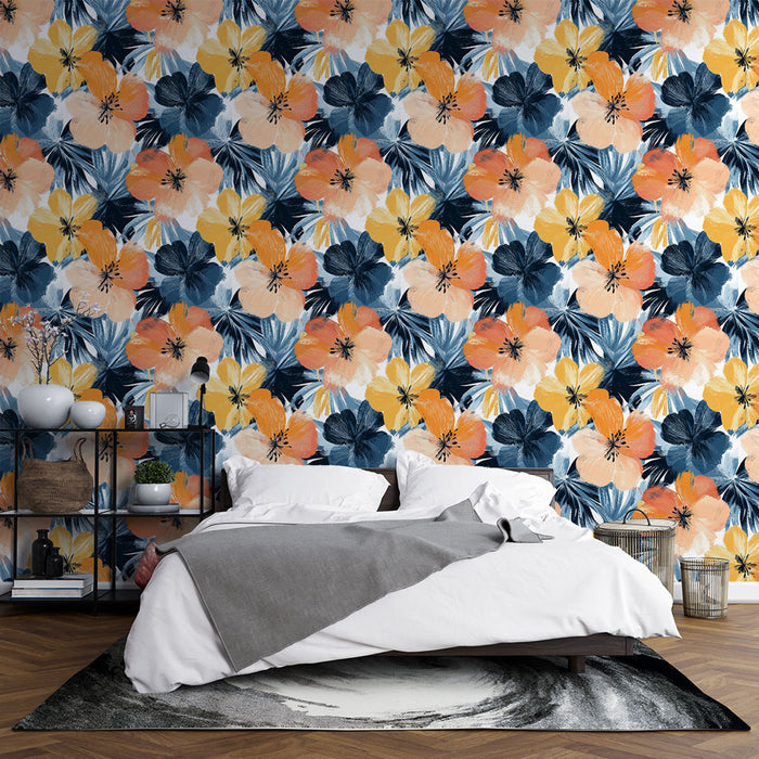 Une chambre moderne avec un papier peint floral aux teintes vives d'orange, bleu et blanc, créant une ambiance tropicale et vivifiante.
