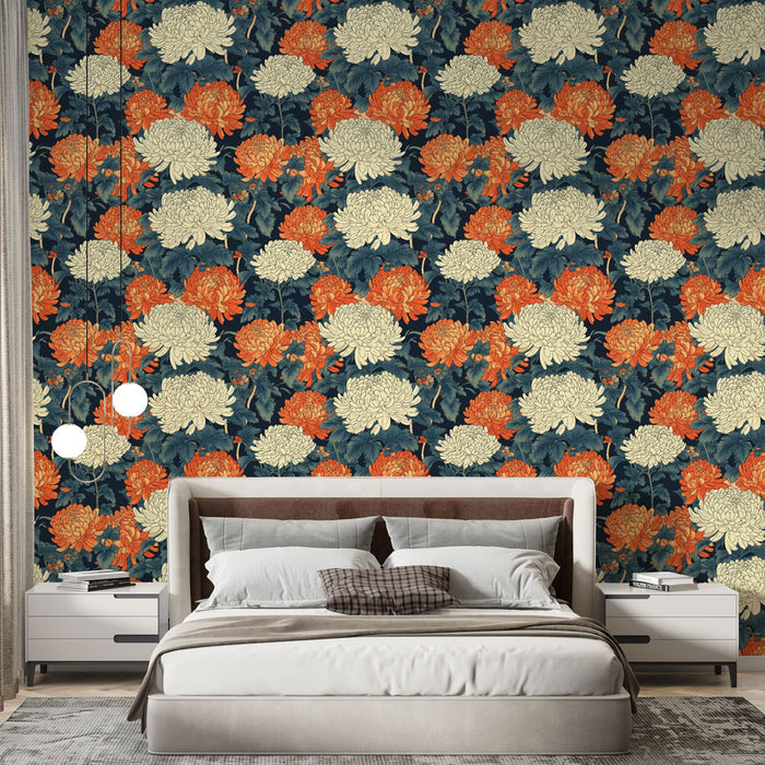 Une chambre moderne avec un papier peint floral aux teintes vives, mêlant des fleurs orange et crème sur un fond bleu, créant une atmosphère chaleureuse et dynamique.