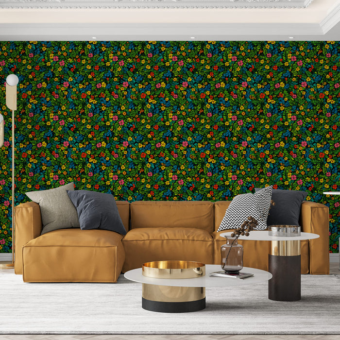 Un salon contemporain avec un papier peint floral sur fond noir, riche en couleurs vives et motifs de fleurs, créant une ambiance joyeuse et dynamique.
