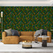 Un salon contemporain avec un papier peint floral sur fond noir, riche en couleurs vives et motifs de fleurs, créant une ambiance joyeuse et dynamique.