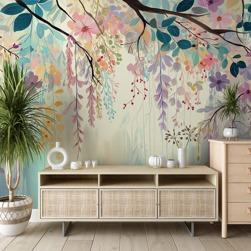 Une pièce lumineuse avec un papier peint floral pastel représentant des branches et des feuilles délicates, créant une atmosphère douce et apaisante.