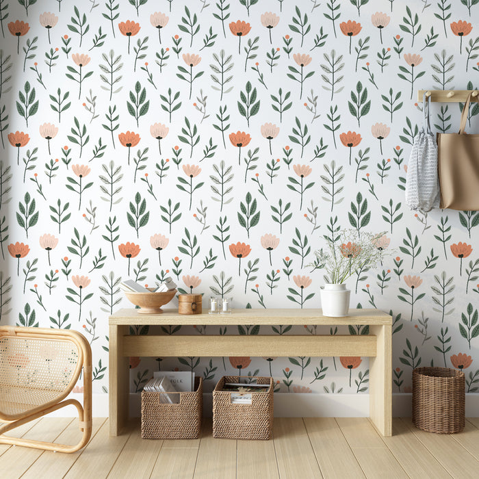 Une pièce lumineuse avec un papier peint floral aux motifs délicats de fleurs roses et vertes sur fond blanc, créant une ambiance douce et naturelle.