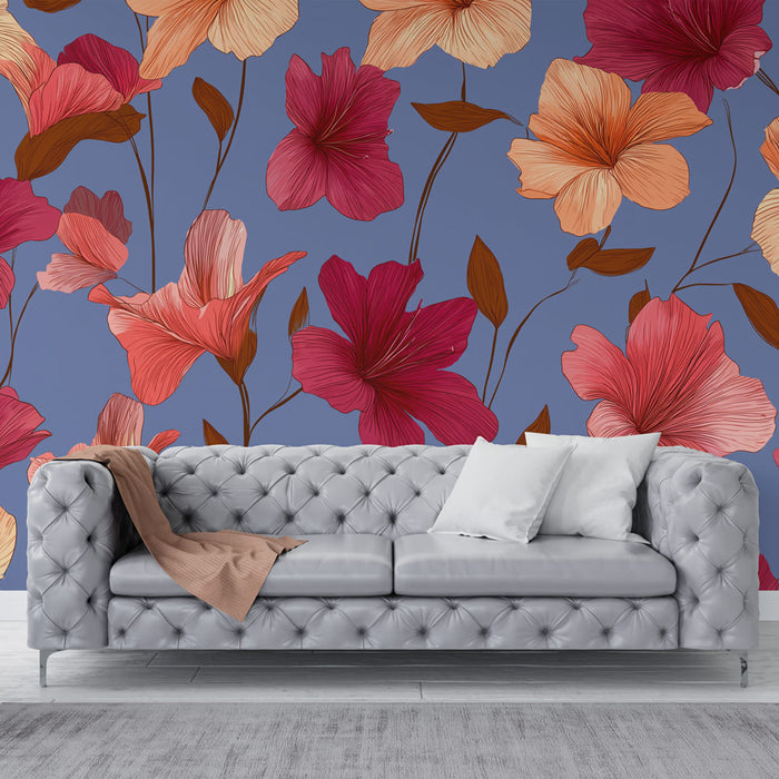 Un salon contemporain avec un papier peint floral aux grandes fleurs colorées sur fond bleu, créant une atmosphère vibrante et chaleureuse.