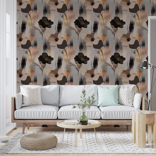 Un salon moderne avec un papier peint floral aux teintes douces de beige, noir et rose, créant une atmosphère chaleureuse et élégante.