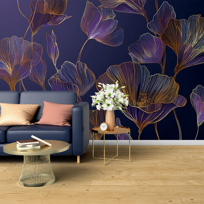 Un salon moderne avec un papier peint floral aux lignes dorées sur fond bleu nuit, créant une ambiance élégante et apaisante.