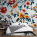 Papier peint floral coloré avec fleurs rouges et jaunes sur fond blanc pour chambre moderne