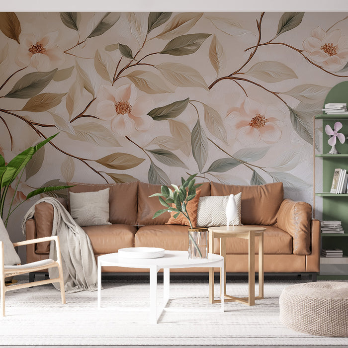 Un salon élégant avec un papier peint floral aux teintes douces de rose et de vert, créant une atmosphère apaisante et naturelle.