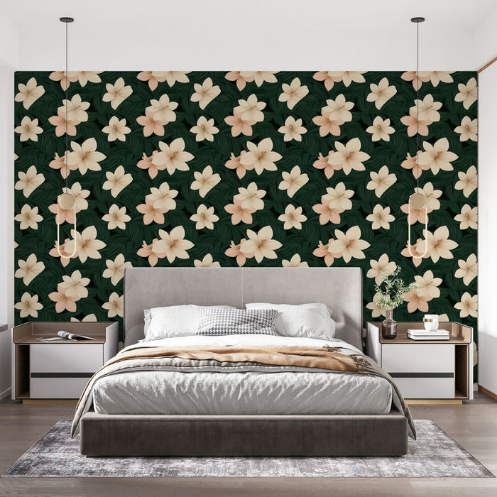 Une chambre moderne avec un papier peint floral aux grandes fleurs crème sur fond vert foncé, créant une atmosphère chaleureuse et apaisante.
