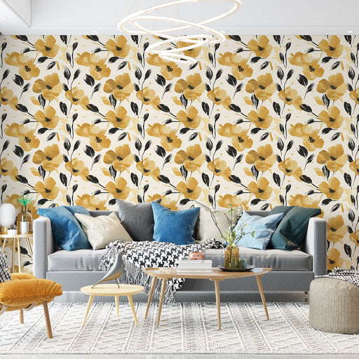 Un salon lumineux avec un papier peint floral aux grandes fleurs jaunes et noires sur fond clair, créant une ambiance chaleureuse et accueillante.
