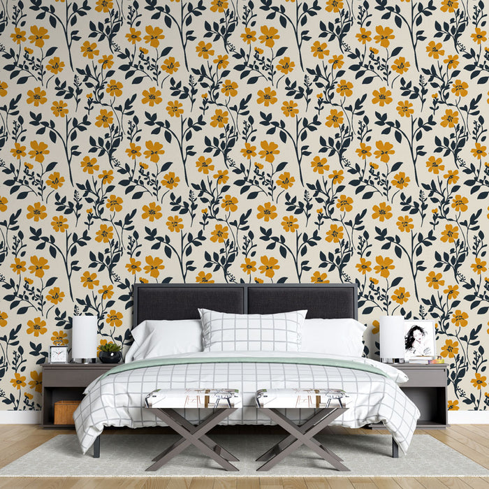 Une chambre moderne avec un papier peint floral aux motifs jaunes et noirs sur fond crème, créant une atmosphère chaleureuse et accueillante.