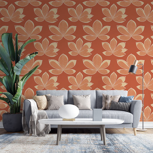 Un salon moderne avec un papier peint terracotta aux motifs de fleurs stylisées beige, créant une atmosphère chaleureuse et accueillante.