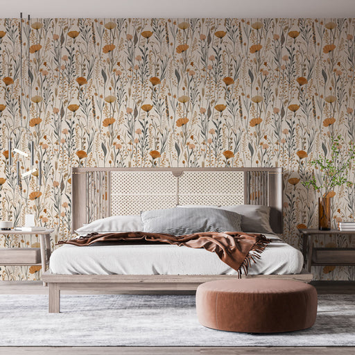 Une chambre moderne avec un papier peint floral aux teintes douces et chaleureuses, évoquant une ambiance naturelle et accueillante.