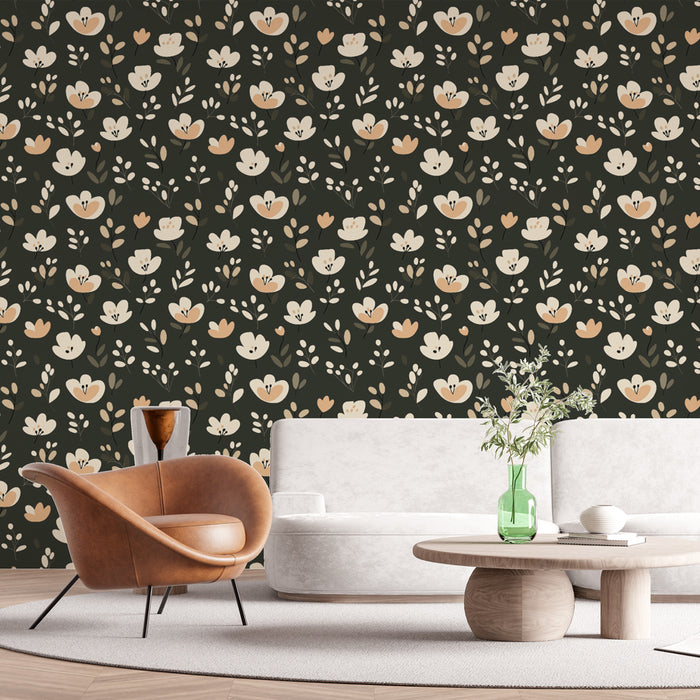 Un salon moderne avec un papier peint floral sur fond noir, présentant des fleurs aux teintes douces et naturelles, créant une ambiance chaleureuse et accueillante.