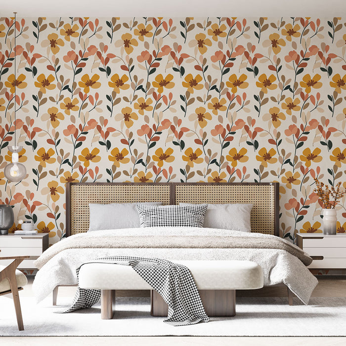 Une chambre élégante avec un papier peint floral aux teintes douces de rose, jaune et vert sur fond clair, créant une atmosphère chaleureuse et accueillante.