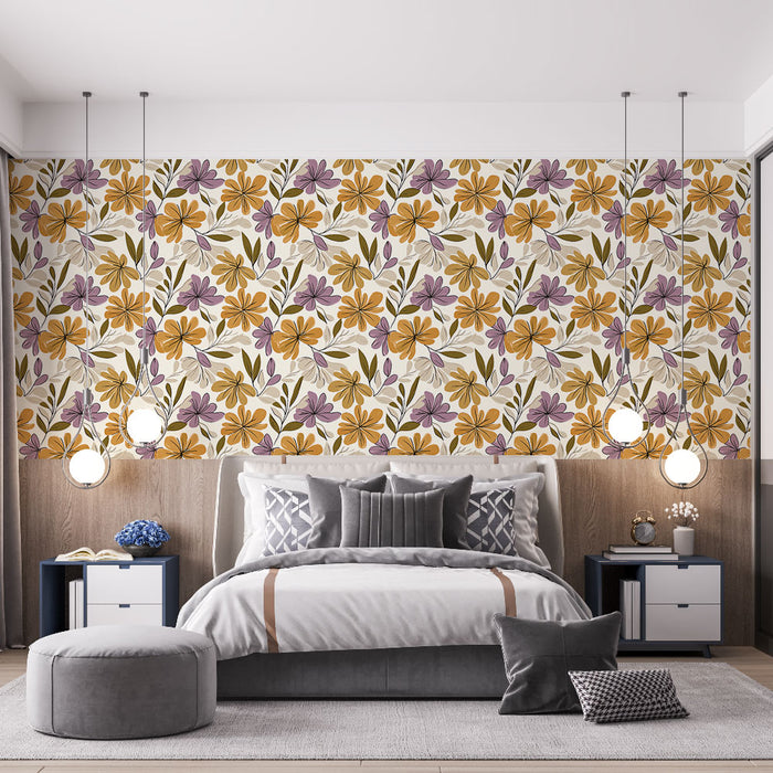 Une chambre moderne avec un papier peint floral aux teintes jaunes et violettes, créant une ambiance chaleureuse et accueillante.