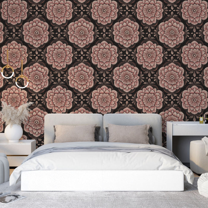 Une chambre moderne avec un papier peint floral aux grandes fleurs roses sur fond noir, créant une ambiance chaleureuse et élégante.