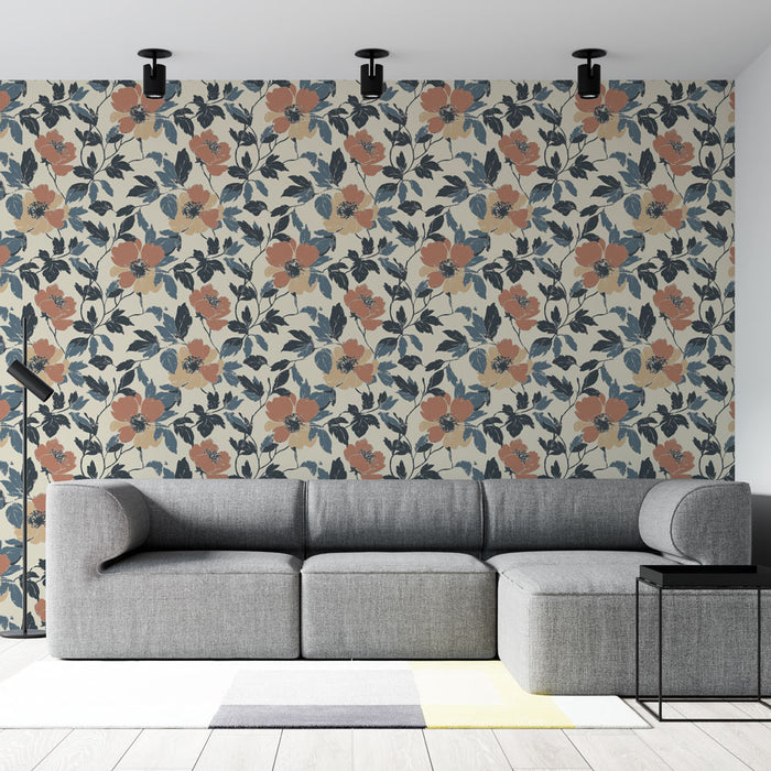 Un salon moderne avec un papier peint floral aux grandes fleurs roses et bleues sur fond crème, créant une atmosphère chaleureuse et accueillante.