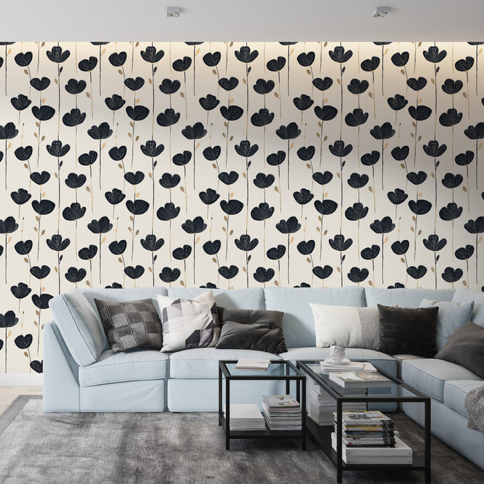 Un salon moderne avec un papier peint floral noir sur fond crème, créant une ambiance élégante et apaisante grâce à ses motifs délicats.